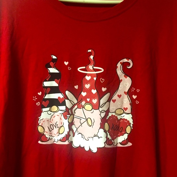 Gnomes 
Women’s Shirt 
Size 4XL 
Red 
Short Sleeve 
Top 
Excellent Condition - Picture 2 of 12